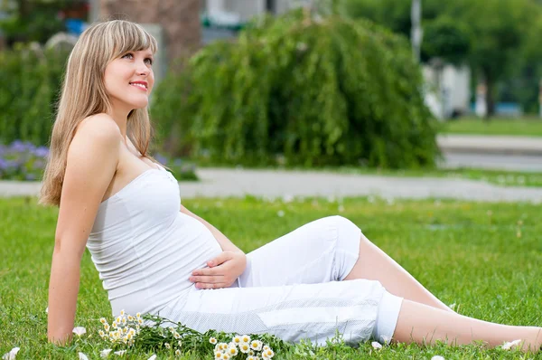 Mujer embarazada. — Foto de Stock