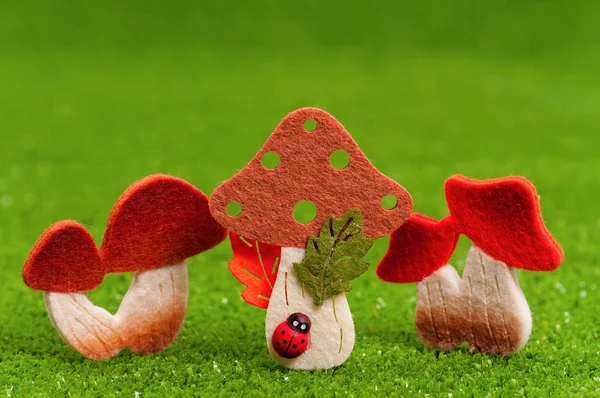 Kunstmatige paddestoelen — Stockfoto