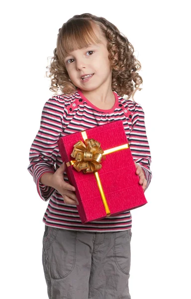 Klein meisje met geschenkdoos — Stockfoto