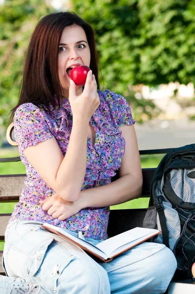 Estudante feminina — Fotografia de Stock