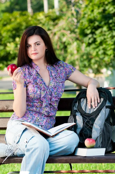 Estudante feminina — Fotografia de Stock