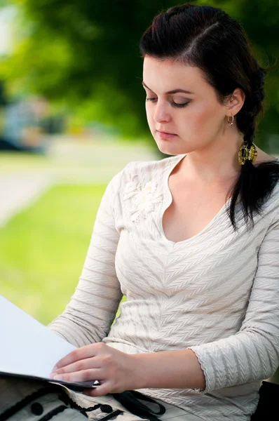 Young business woman — Stock Photo, Image