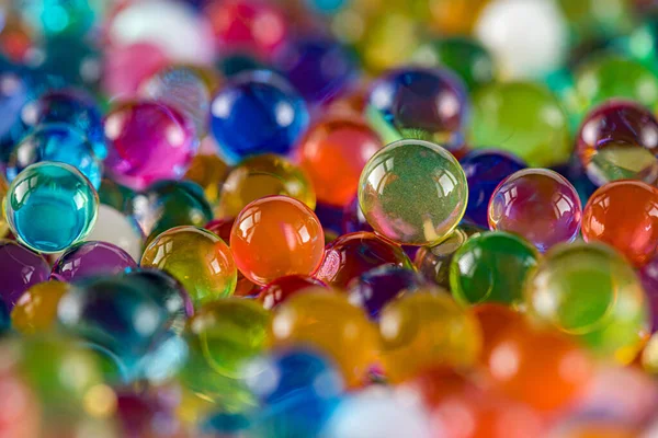 Perles d'eau colorées — Photo