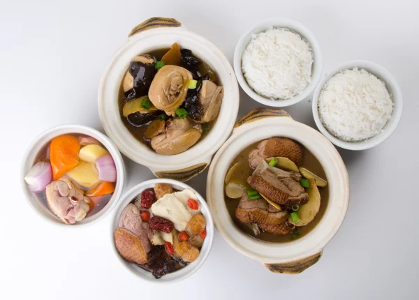 Chicken and herb soup in pot, Chinese food style. — Stock Photo, Image