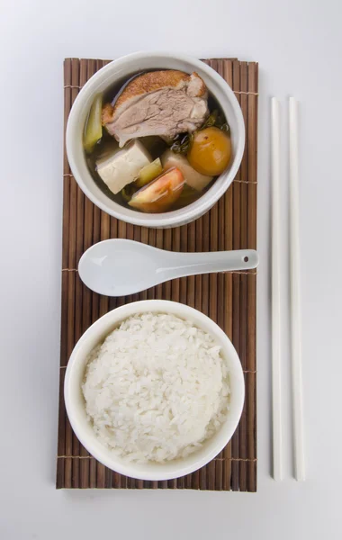 Chicken and herb soup in pot, Chinese food style. — Stock Photo, Image