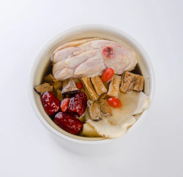 Куряча і трава суп в горщик, китайська кухня стилі. — стокове фото