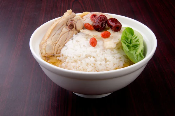 背景には、アジア料理の鶏飯 — ストック写真