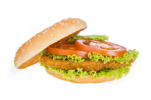 Büyük hamburger beyaz arkaplanda izole — Stok fotoğraf