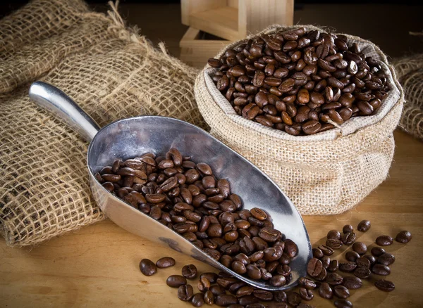 Black roasted coffee beans — Stock Photo, Image