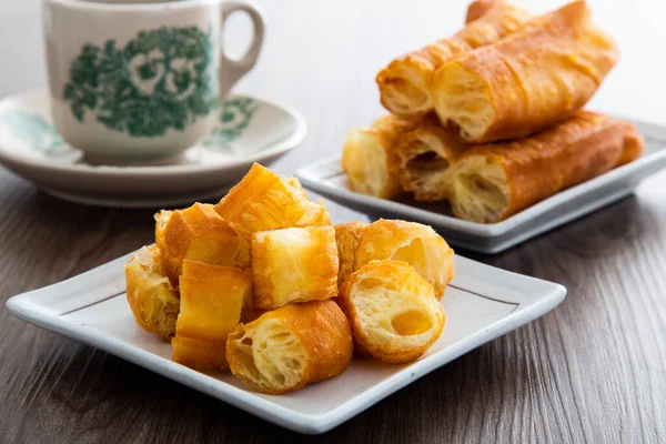 Youtiao Chinese Fried Breadstick 황금빛 갈색의 덩어리 로열티 프리 스톡 이미지