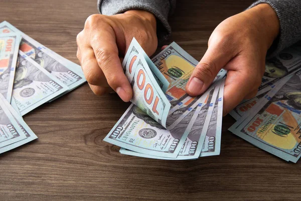 Man Räknar Sedlar Pappersdollar 100 Usd Dollar Sedlar Händerna Nära — Stockfoto