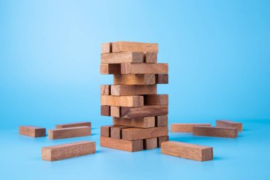 Planlama, risk ve iş stratejisi, ahşap blok kulesi