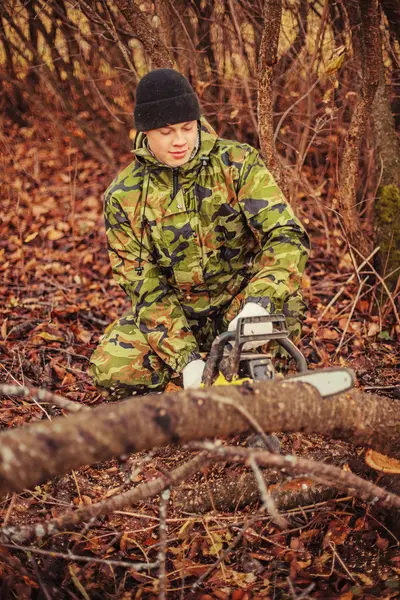 Motorová pila. — Stock fotografie