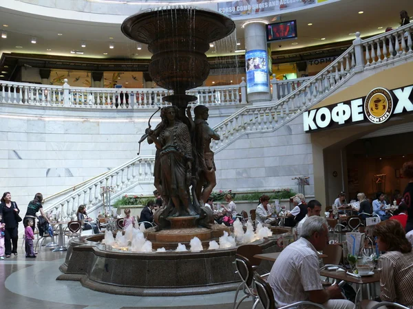 Moscow, Russia - June 27, 2008: Monument of hunters in the Mall Ohotniy rya — Stock Photo, Image