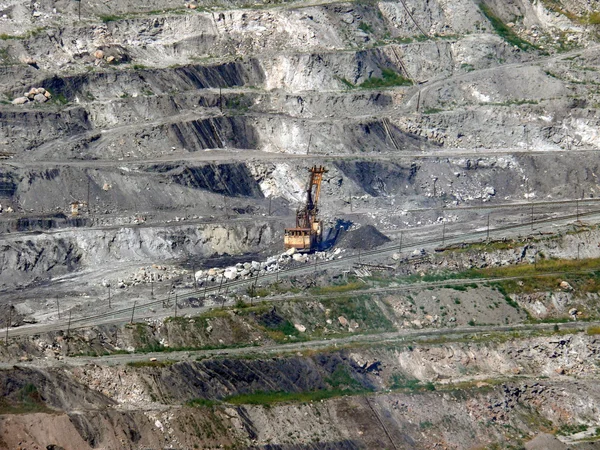 Excavatrice dans la mine de charbon Korkino, région de Chelyabinsk — Photo