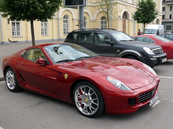 Moscow, Russia - June 27, 2008: Red Ferrari is near the TSUM on June 27, 2008 in Moscow, Russia — Stock Photo, Image