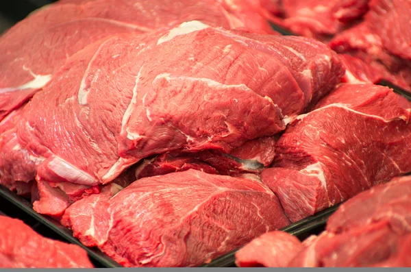 Kött i stormarknad — Stockfoto