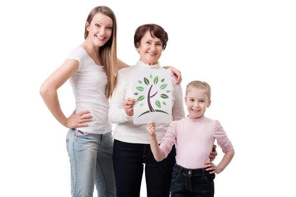 Tres generaciones de mujeres se preocupan por la naturaleza — Foto de Stock