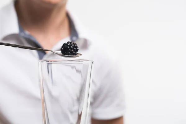 Barkeeper bereit, Coctail zuzubereiten — Stockfoto