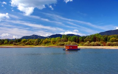 tekne-evi ve dağlarda yaz