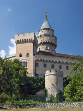 Bojnice Kalesi ve romantik kuleleri