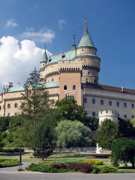 Tornyai Bojnice kastély, Szlovákia — Stock Fotó