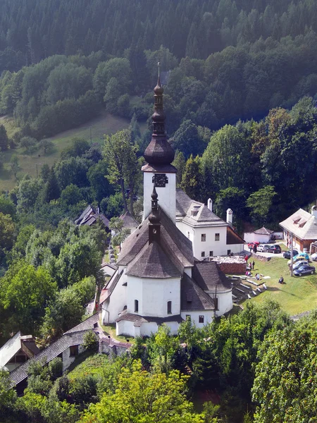 ΣΠΑΝΙΑ dolina και την εκκλησία της Μεταμόρφωσης του Σωτήρος — Φωτογραφία Αρχείου