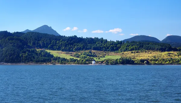 Aguas profundas de Liptovska Mara, Eslovaquia — Foto de Stock