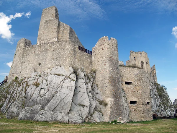 Courtyard and ruin of the Castle of Beckov — Stock Photo, Image