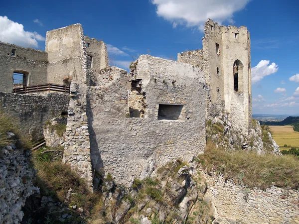 Ruined walls and chapel of Beckov castle — Stock Photo, Image