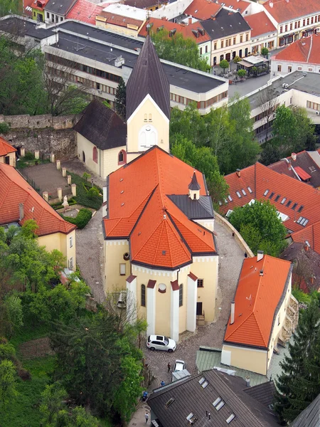 Igreja Católica Romana em Trencin, Eslováquia — Fotografia de Stock