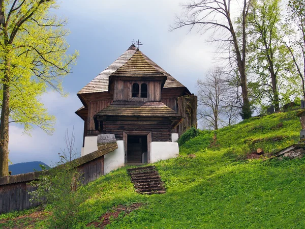 En sällsynt kyrka i lestiny, orava, Slovakien — Stockfoto