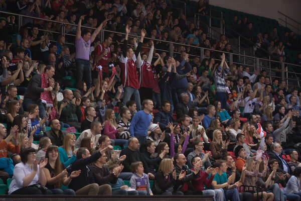Болельщики и зрители на трибунах
