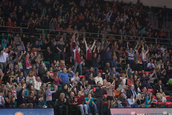 Болельщики и зрители на трибунах
