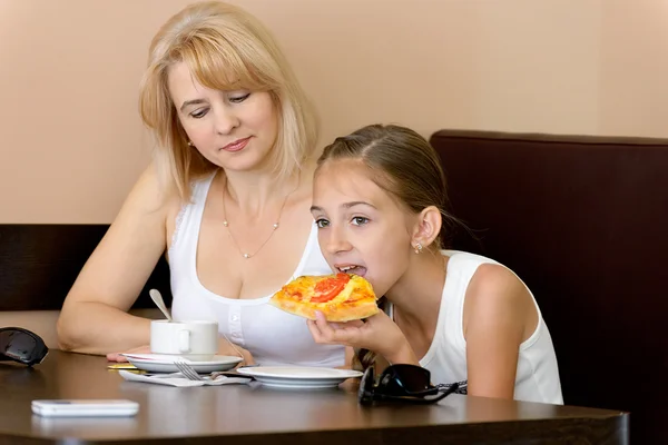 Mother and daughter — Stock Photo, Image