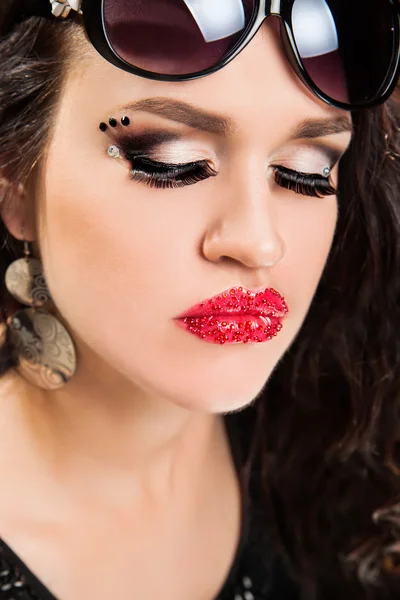 Retrato de mulher bonita e elegante — Fotografia de Stock