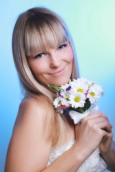 Portrait of happy bride with a bouquet — Stock Photo, Image