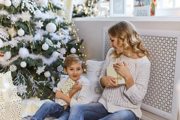 Mom Son Exchanged New Year Gifts Mother Wearing White Sweater — Stock Photo, Image