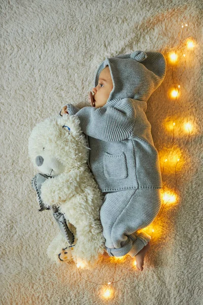 Best Friend Newborn Baby Sleeping Her Teddy Bear New Family — Stock Photo, Image
