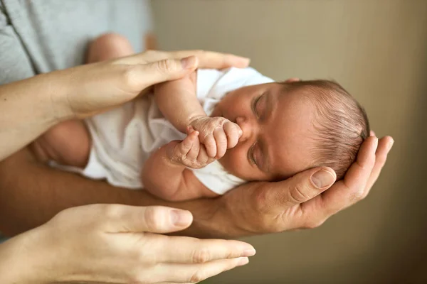 Les Parents Tiennent Tête Nouveau Maternité Paternité Paternité Concept Fête — Photo