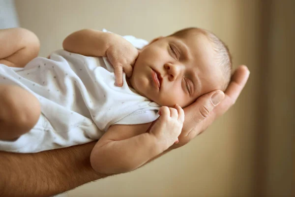 Close Unrecognizable Father Holding Sleeping Newborn Baby Safe Hands — Stock Photo, Image
