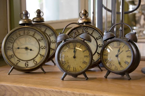 Viejos relojes de alarma — Foto de Stock