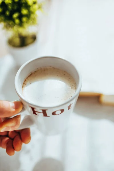 Чашка Гарячого Ароматизованого Какао Рано Вранці Руці Новий Денний Ковток — стокове фото