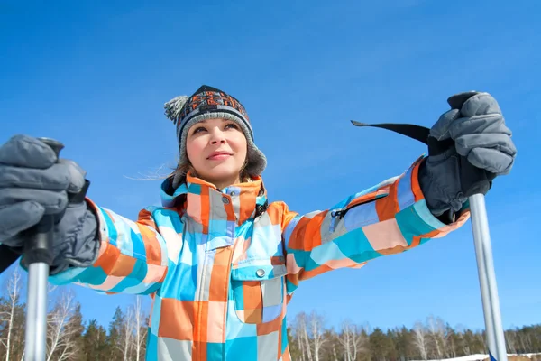 Vrouw - skiër — Stockfoto