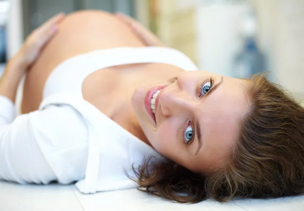 Mujer embarazada. — Foto de Stock