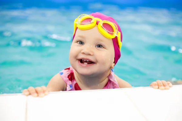 Bebé nadador —  Fotos de Stock