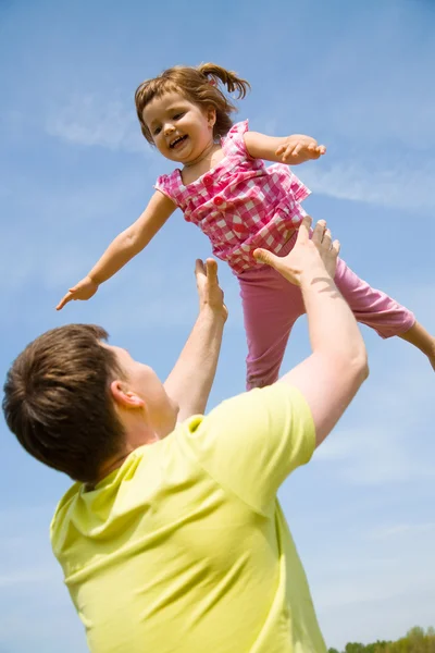 Feliz padre con su hijita — Foto de Stock