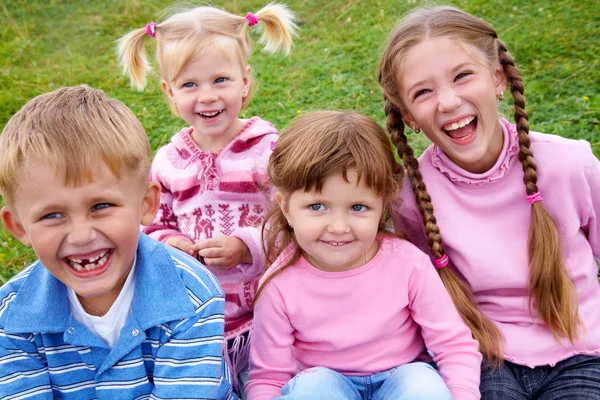 Gelukkige kinderen — Stockfoto