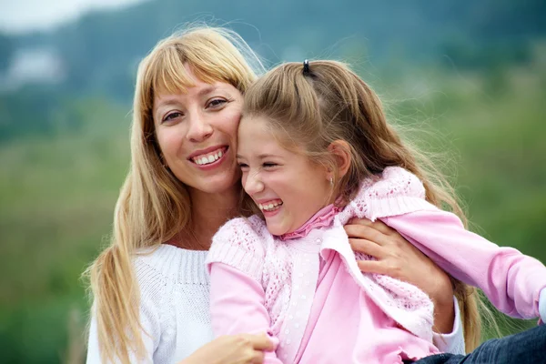 Mamá y su hija — Foto de Stock