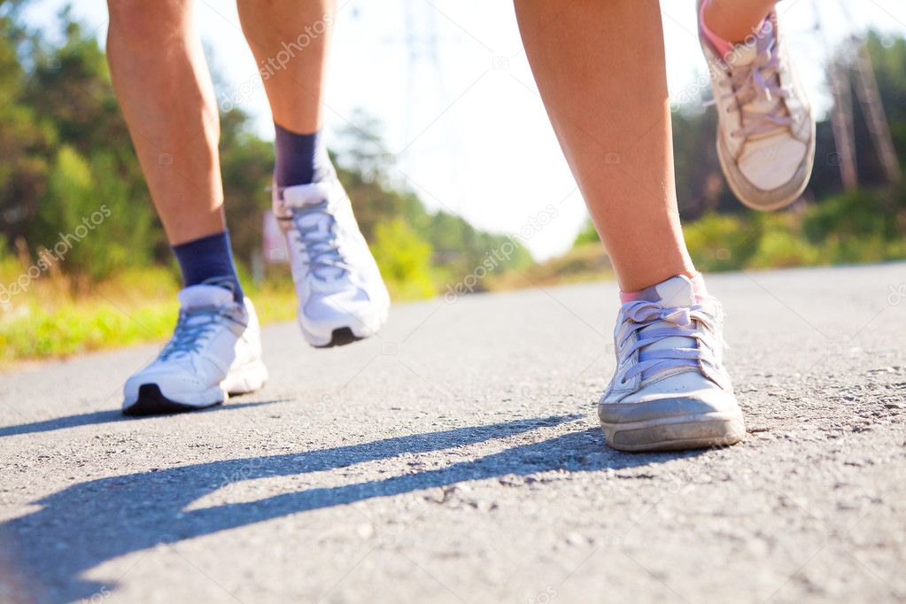 feet of runners